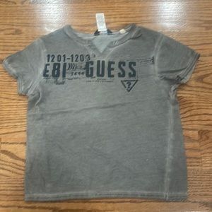 T shirt guess size 4 good condition kids
